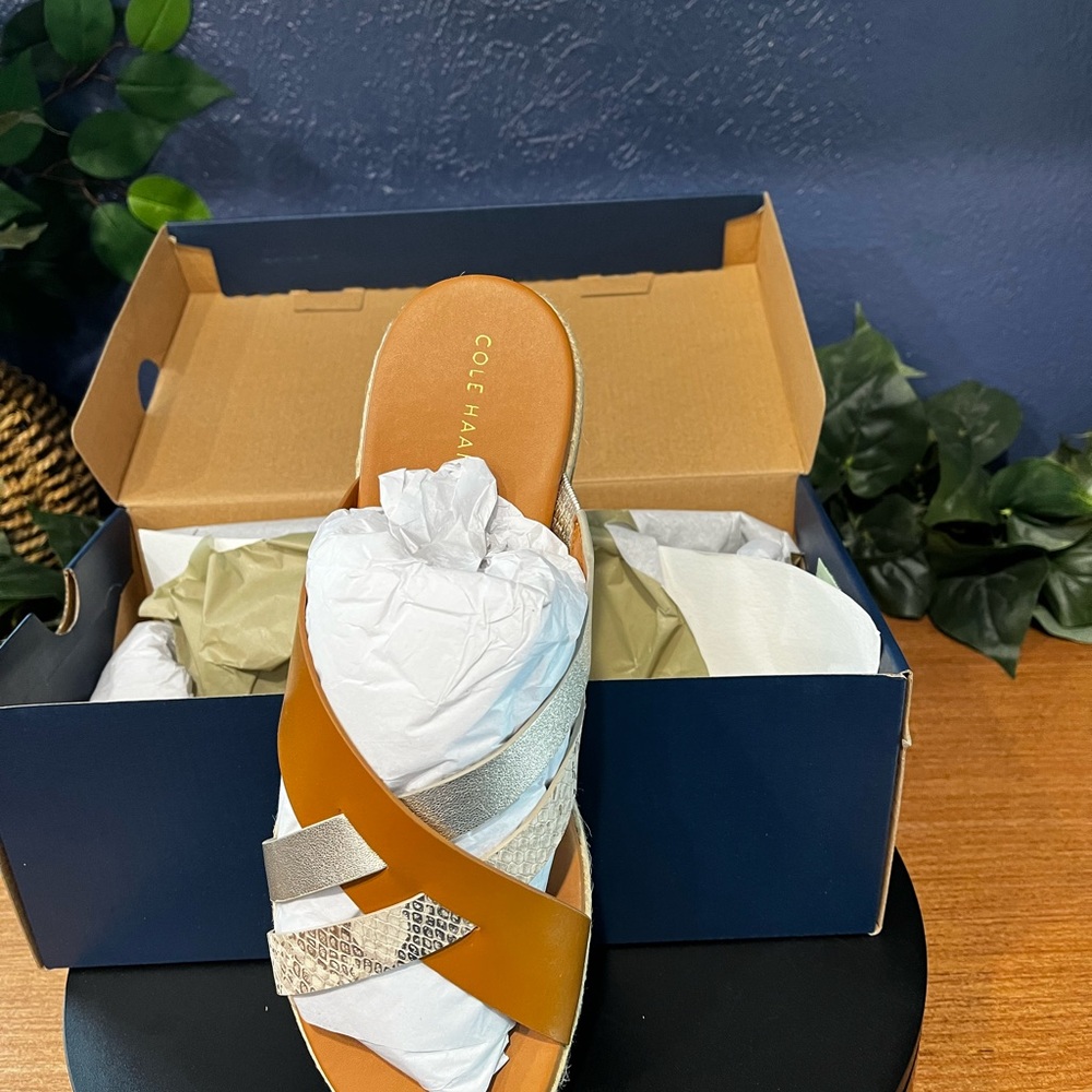 NIB Cole Haan Tan/Multi Slides Size 9.5